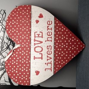 Love Lives Here Heart Valentines Day Home Door Wall Decor Art Wood